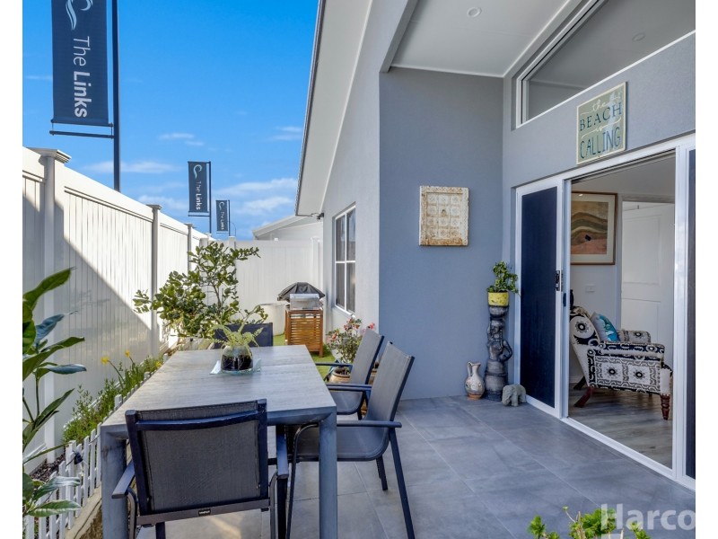 23 Augusta Crescent, South West Rocks NSW 2431