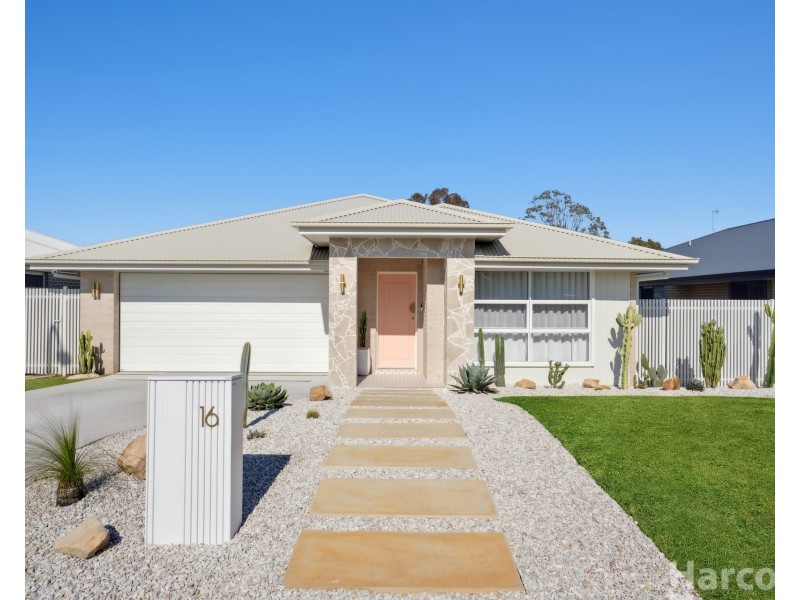 16 Watts Street, West Kempsey NSW 2440
