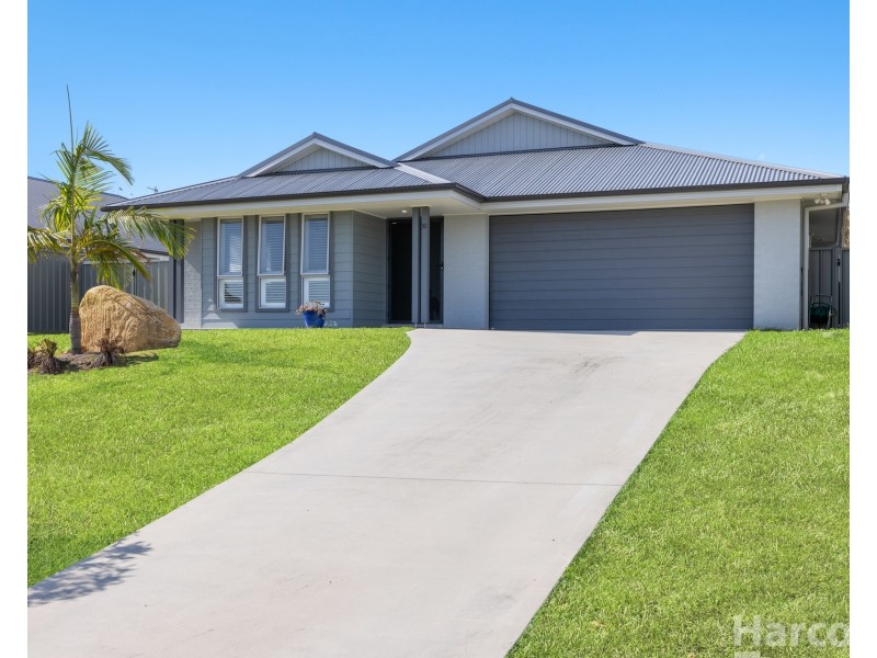 30 Keith Andrews Avenue, South West Rocks NSW 2431