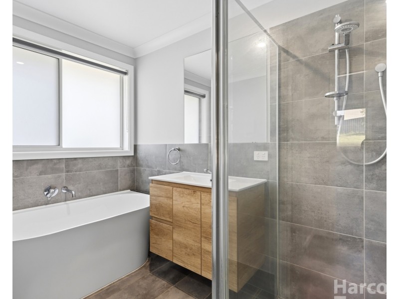 14 Springfields Drive, Greenhill NSW 2440