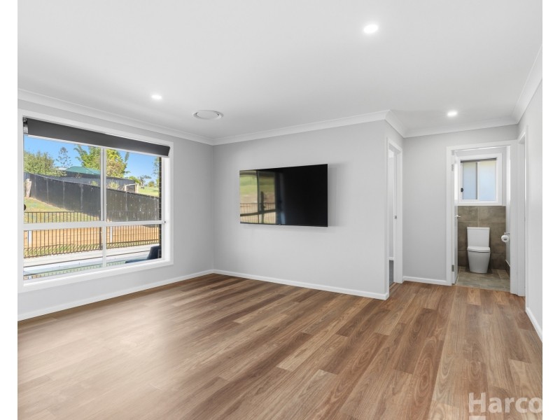 14 Springfields Drive, Greenhill NSW 2440