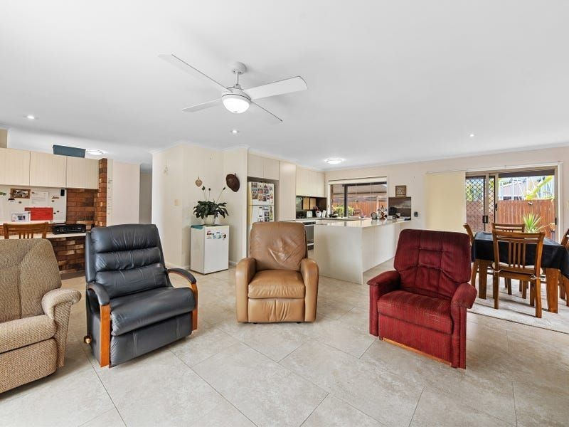 2/107 Yandina Coolum Road, Coolum Beach QLD 4573