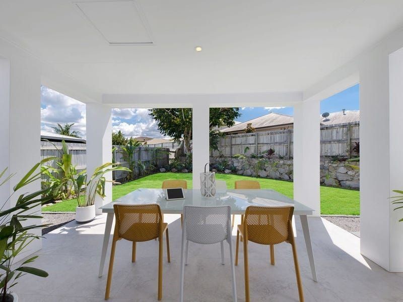 6 Sandhurst Crescent, Peregian Springs QLD 4573