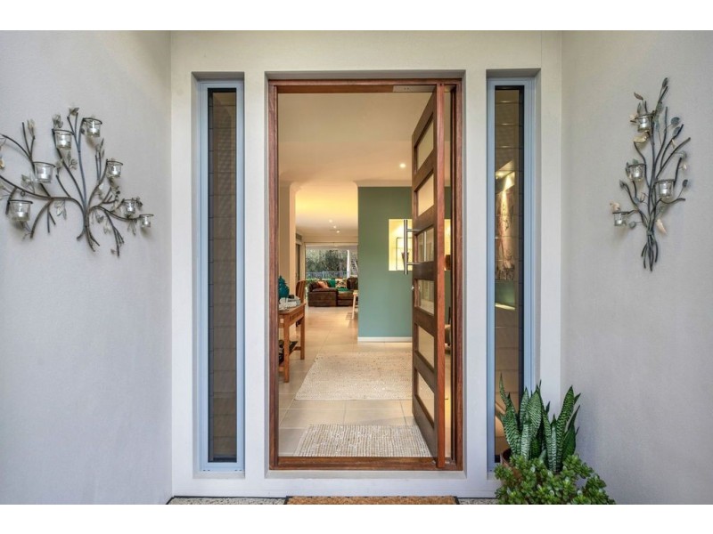 77 The Avenue, Peregian Springs QLD 4573