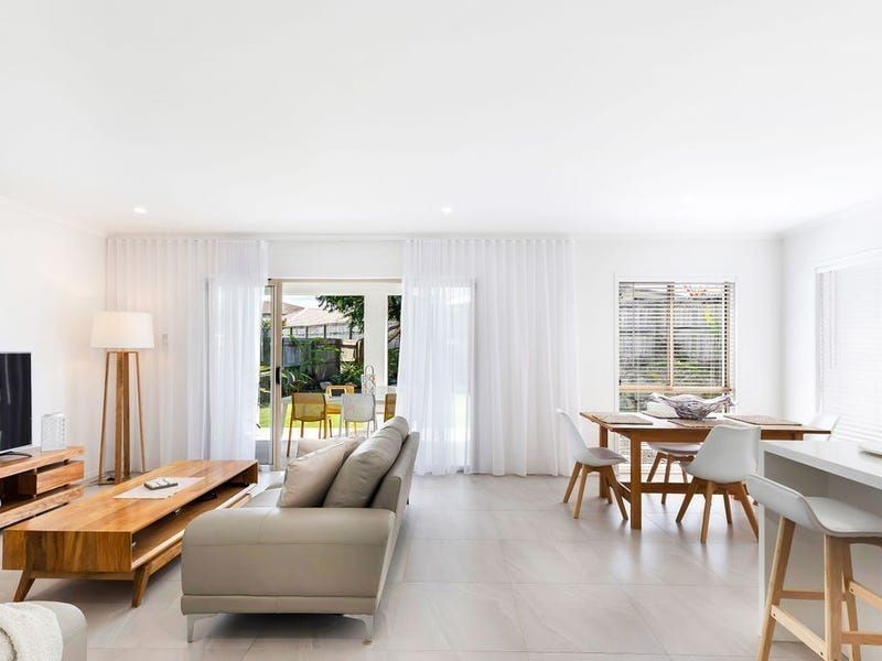 6 Sandhurst Crescent, Peregian Springs QLD 4573