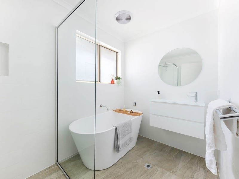 6 Sandhurst Crescent, Peregian Springs QLD 4573