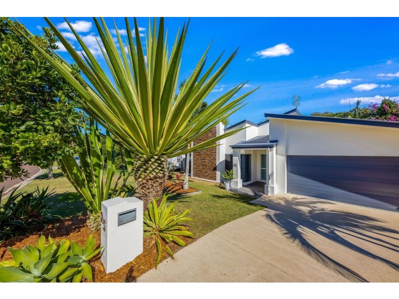 25 Riviera Crescent, Peregian Springs QLD 4573