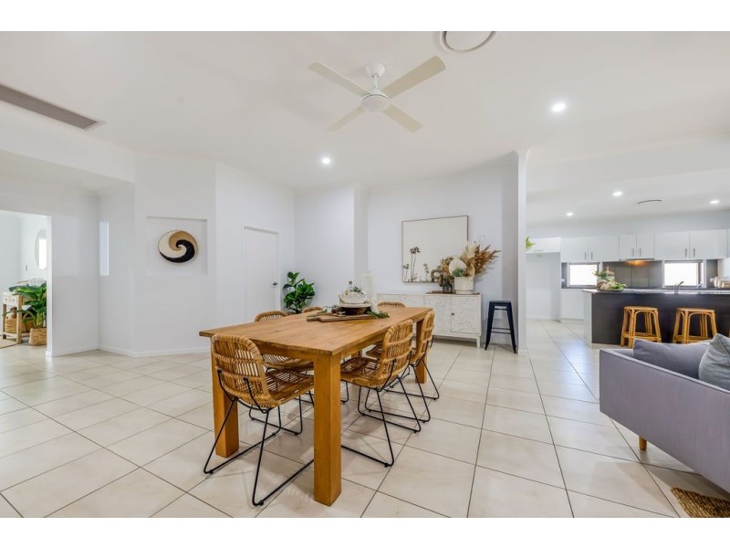 25 Riviera Crescent, Peregian Springs QLD 4573