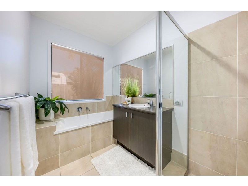 25 Riviera Crescent, Peregian Springs QLD 4573