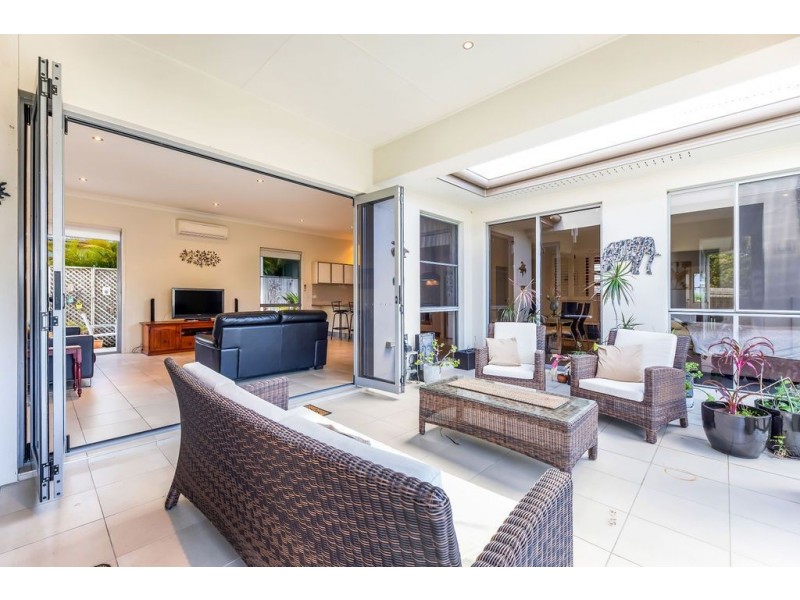 16 Selkirk Way, Peregian Springs QLD 4573