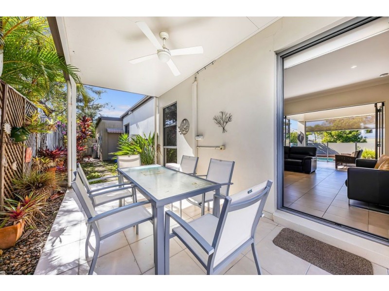 16 Selkirk Way, Peregian Springs QLD 4573