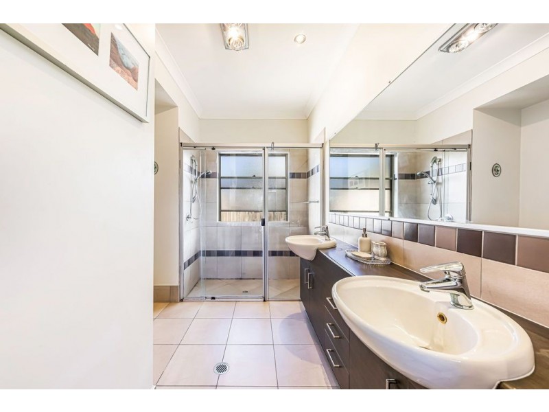 16 Selkirk Way, Peregian Springs QLD 4573