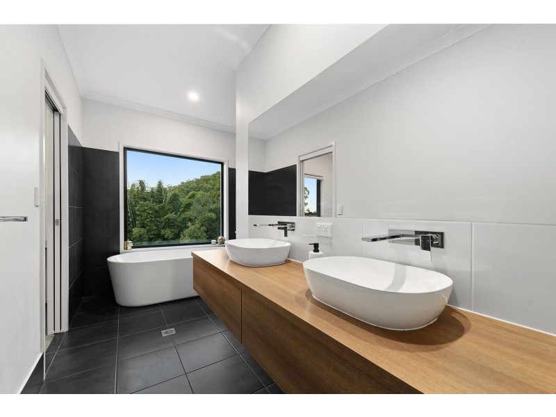 37 Skybolt Road, Valdora QLD 4561