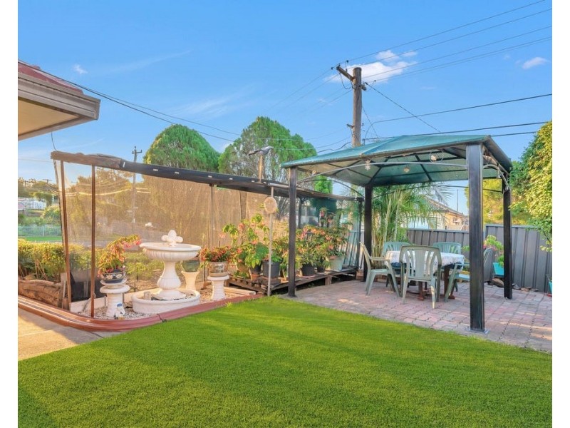 1 Gardiner Crescent, Fairfield West NSW 2165