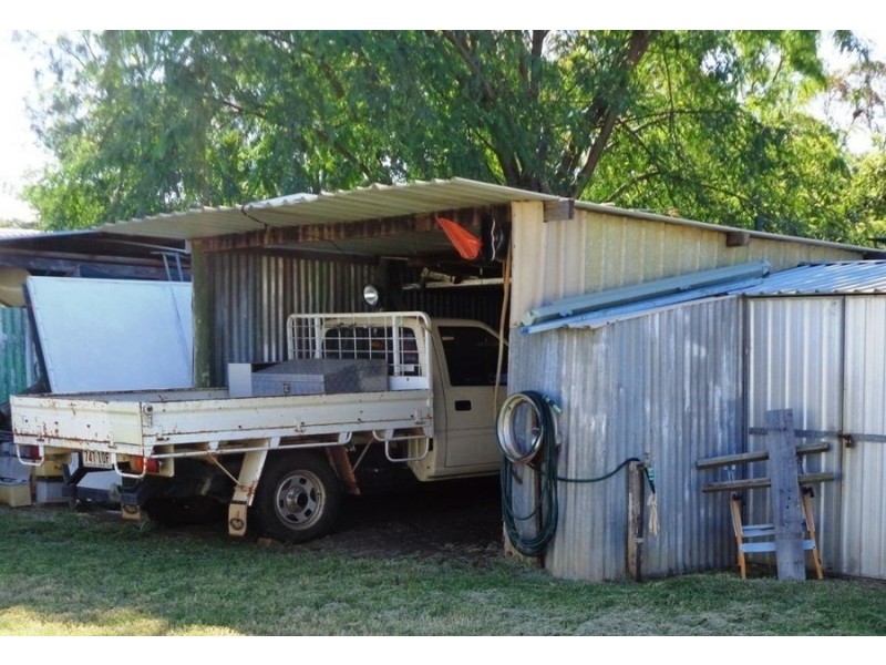 10 Killarney Street, Dulacca QLD 4425