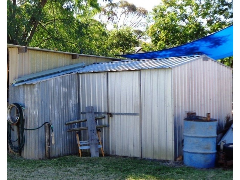 10 Killarney Street, Dulacca QLD 4425