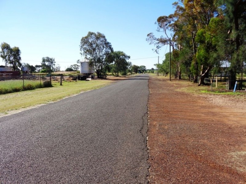 10 Killarney Street, Dulacca QLD 4425