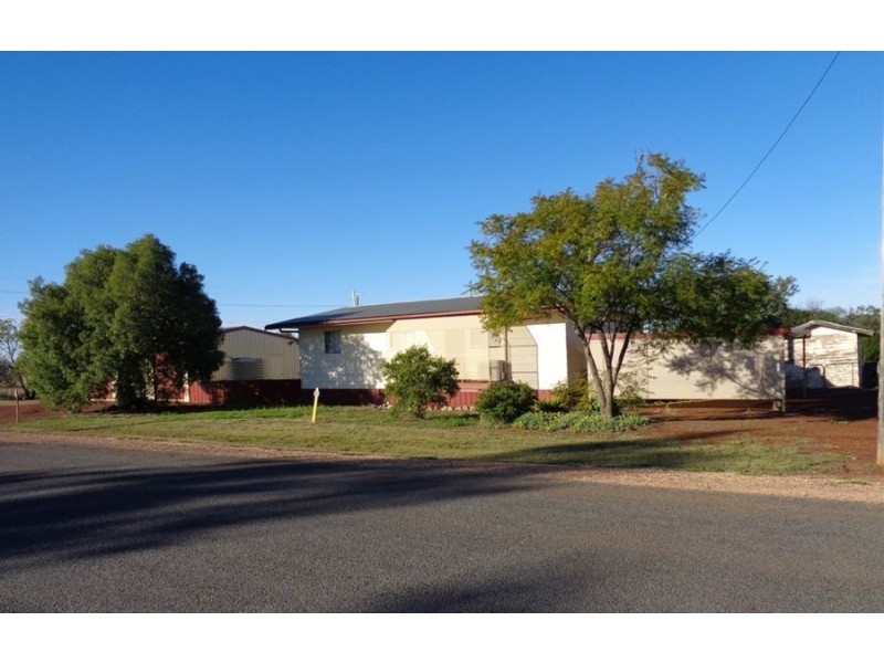 32 North Street, Dulacca QLD 4425