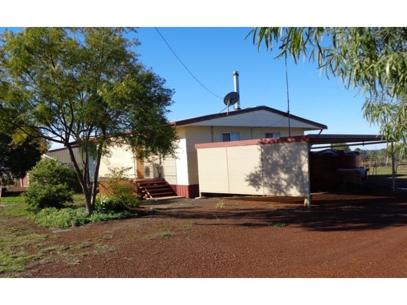 32 North Street, Dulacca QLD 4425