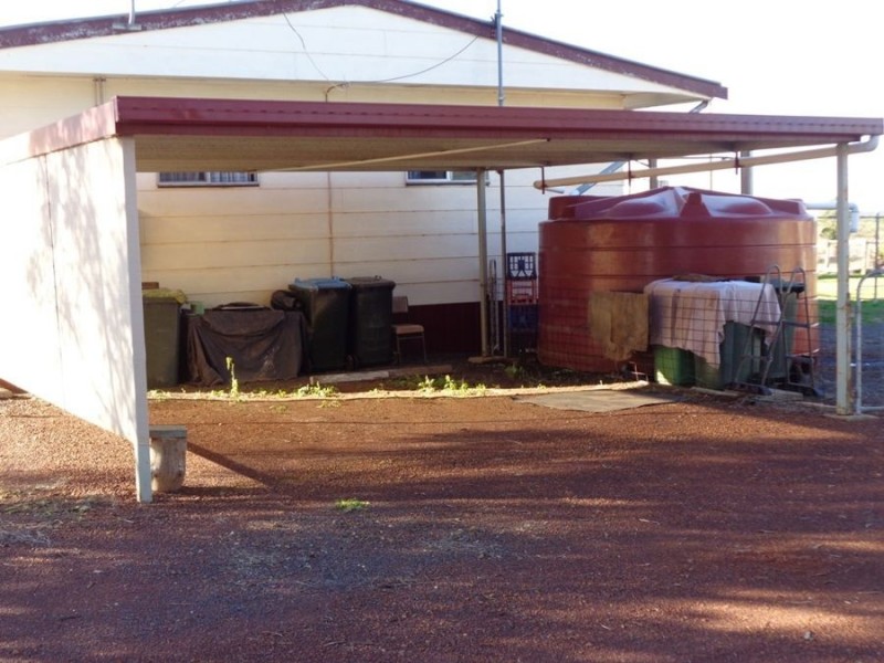 32 North Street, Dulacca QLD 4425