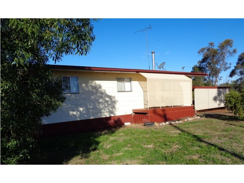 32 North Street, Dulacca QLD 4425