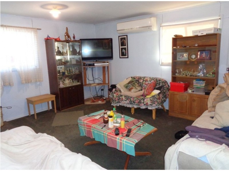 32 North Street, Dulacca QLD 4425