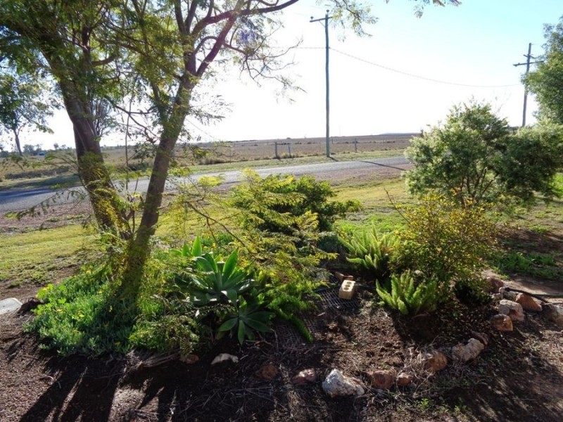 32 North Street, Dulacca QLD 4425