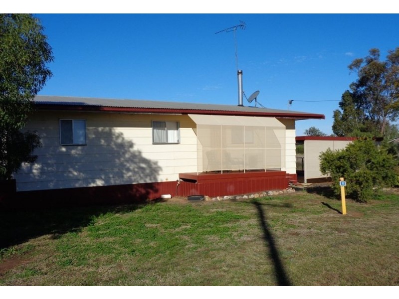 32 North Street, Dulacca QLD 4425