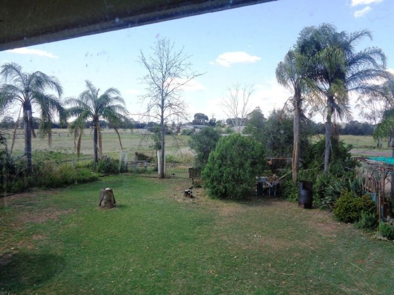 10 Forrest Street, Drillham QLD 4424