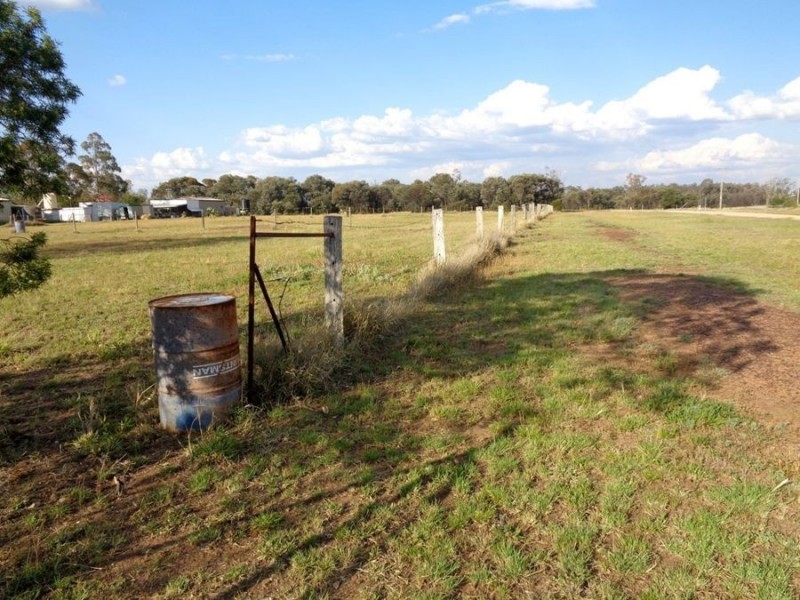 10 Forrest Street, Drillham QLD 4424