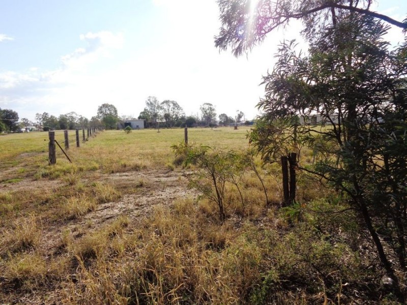 10 Forrest Street, Drillham QLD 4424