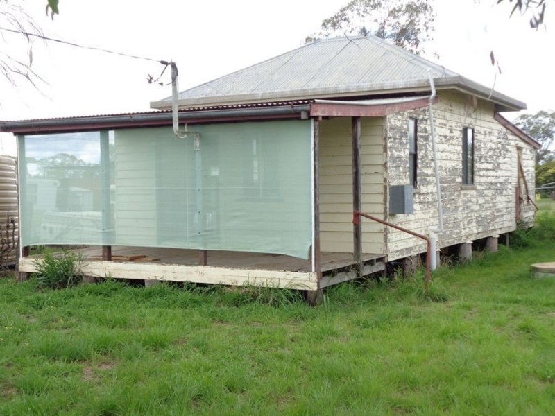 8 Killarney Street, Dulacca QLD 4425