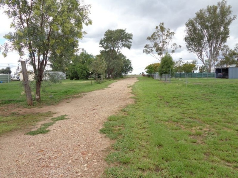 8 Killarney Street, Dulacca QLD 4425