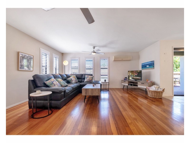 1/10 Deborah Cls, Mudjimba QLD 4564