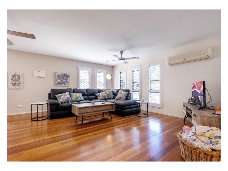 1/10 Deborah Cls, Mudjimba QLD 4564