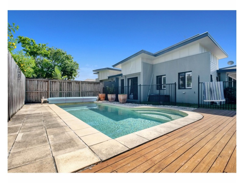 1/10 Deborah Cls, Mudjimba QLD 4564