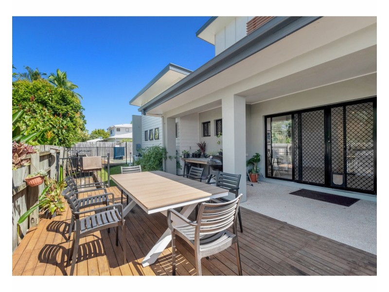 1/10 Deborah Cls, Mudjimba QLD 4564