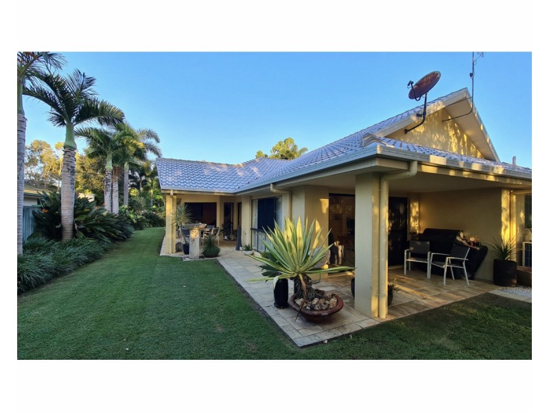 42 Wattlebird Drive, Twin Waters QLD 4564