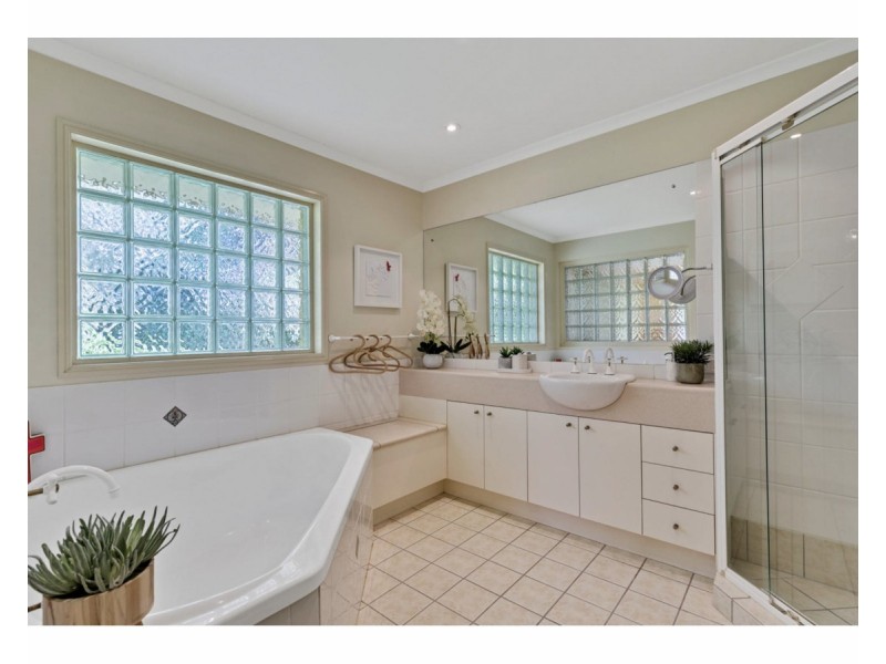 42 Wattlebird Drive, Twin Waters QLD 4564