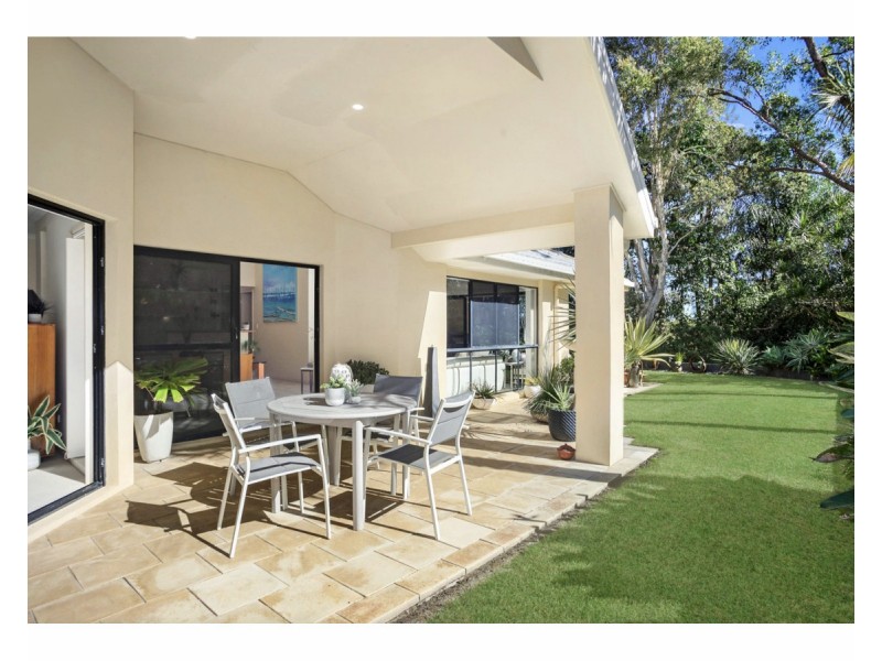 42 Wattlebird Drive, Twin Waters QLD 4564