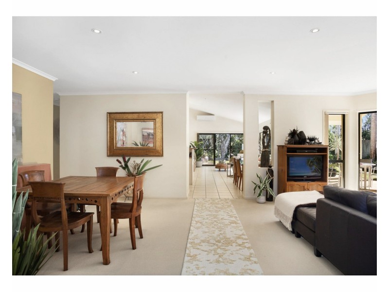 42 Wattlebird Drive, Twin Waters QLD 4564