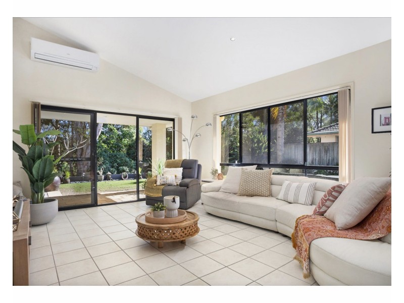 42 Wattlebird Drive, Twin Waters QLD 4564