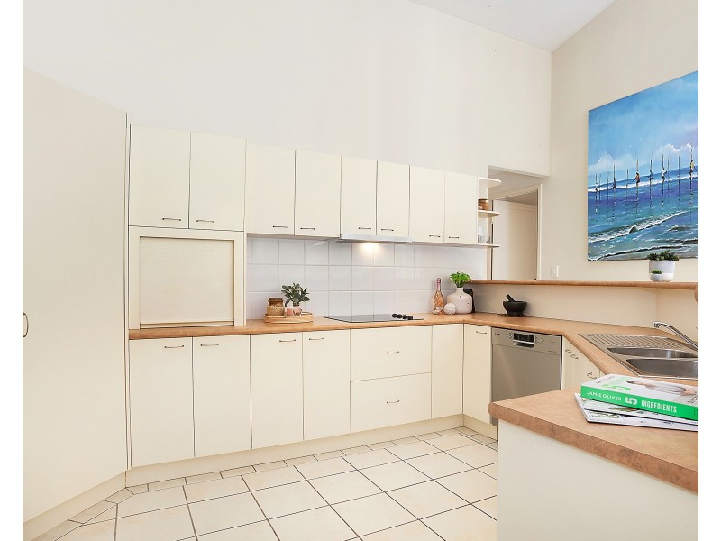 42 Wattlebird Drive, Twin Waters QLD 4564