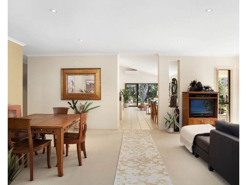 42 Wattlebird Drive, Twin Waters QLD 4564