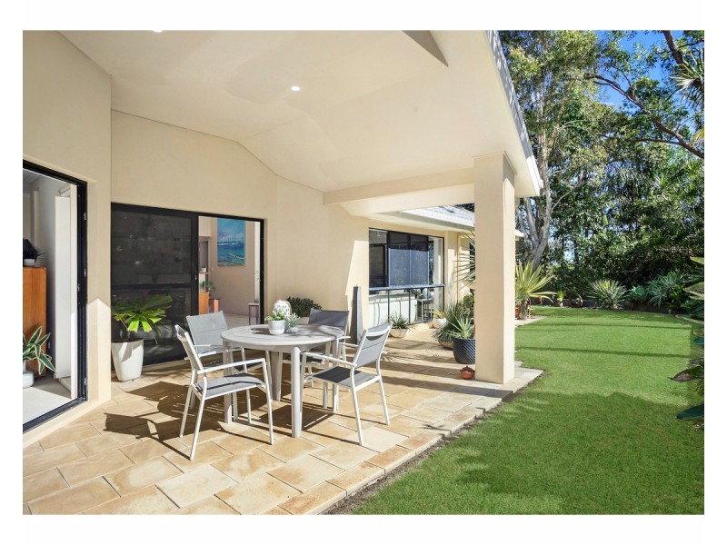 42 Wattlebird Drive, Twin Waters QLD 4564