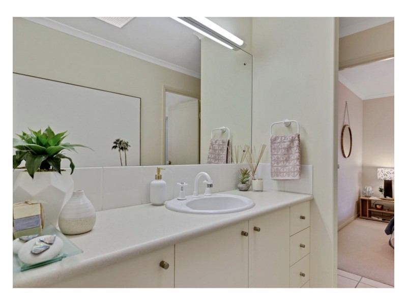42 Wattlebird Drive, Twin Waters QLD 4564