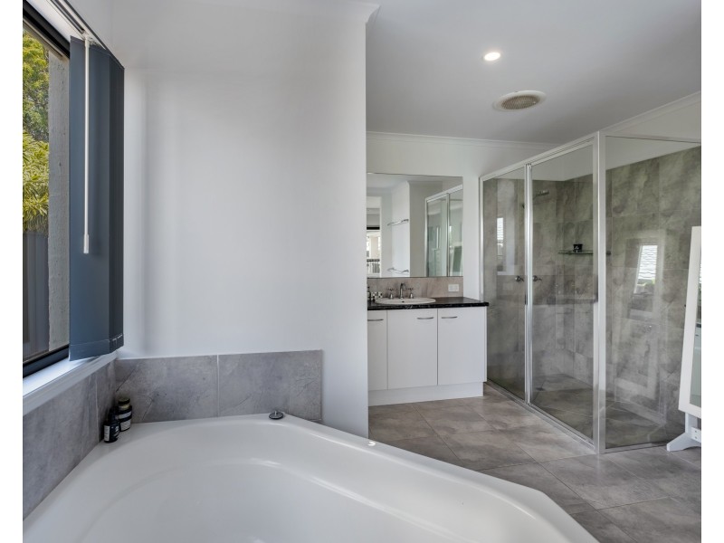 7 Tamarind Place, Twin Waters QLD 4564
