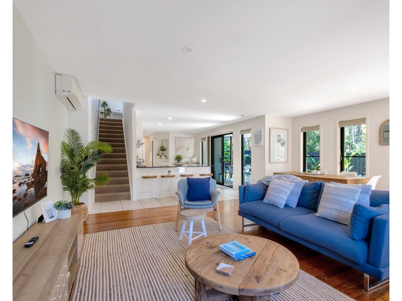 2/7 Deborah Close, Mudjimba QLD 4564