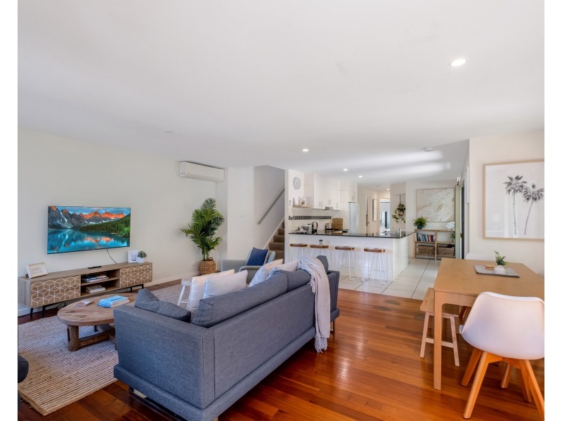 2/7 Deborah Close, Mudjimba QLD 4564