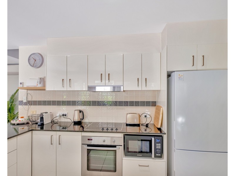 2/7 Deborah Close, Mudjimba QLD 4564